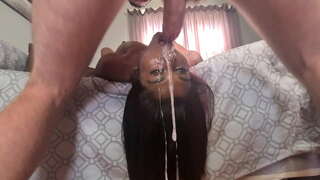 Дези шлюха жогору тормашками трахают нарын адам