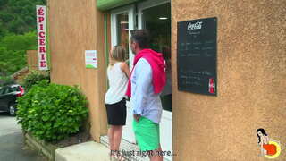 Sexy Tiffany Leiddi es hardfucked amb una polla dura home