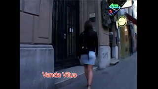 Maron di bunitesa Sra Blue ku ta natural kore di bola di tur e patras