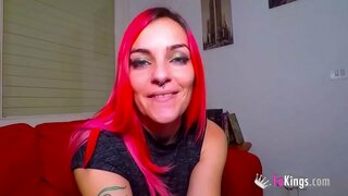 Olen Sarita, ja aion tehdä minun BF KÄSI/FOOTJOB HÄN EI UNOHDA...