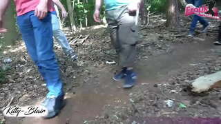 Alemão porra ao ar livre adolescentes foda no sexo em grupo